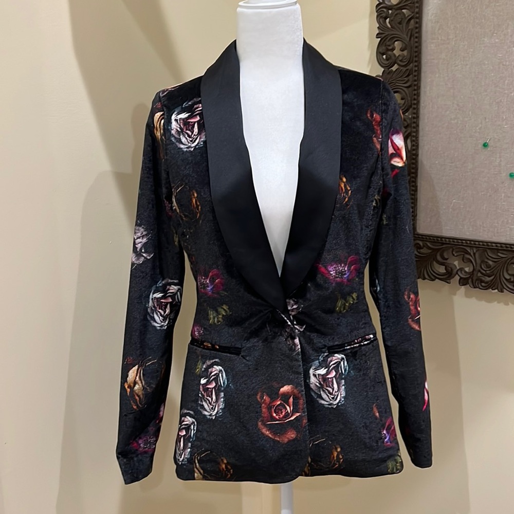 Mason’s Black Floral Blazer Jacket